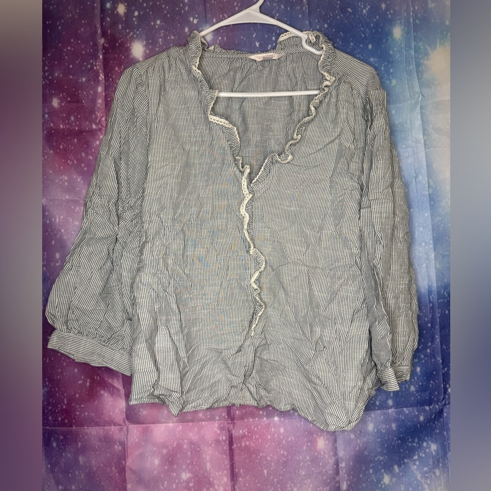 Lauren Conrad blouse 🛍